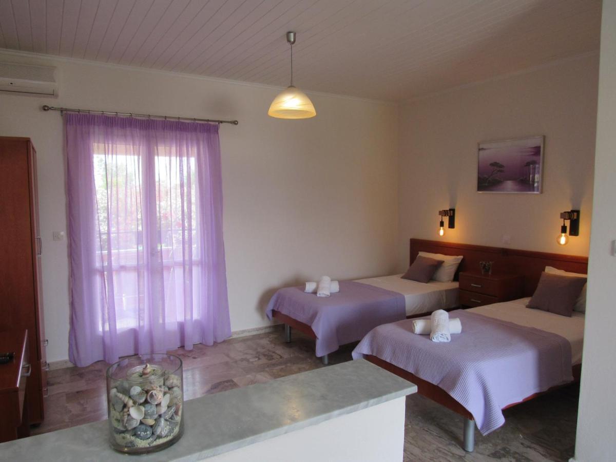 Aparthotel Biscoutsis & 2*